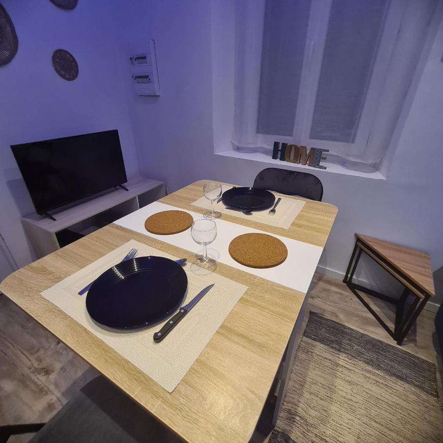 Tres Joli Appartement 2 Pieces, Centre-Ville Tuchan Ngoại thất bức ảnh