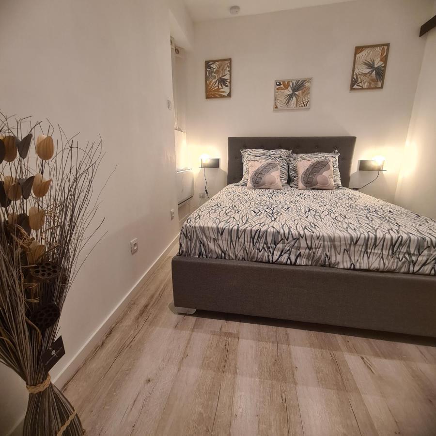 Tres Joli Appartement 2 Pieces, Centre-Ville Tuchan Ngoại thất bức ảnh